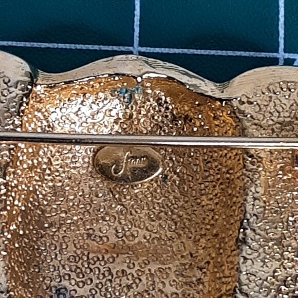 Vintage 1980s Elephant Head Brooch Heavy Gold Tone Metal Brown Green Enamel - Picture 9 of 11